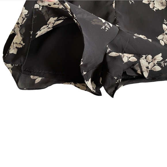 Urban Outfitters Kimchi Blue black floral romper - Picture 7 of 13